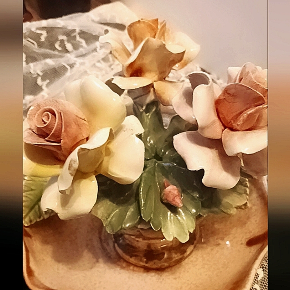 Vintage -Capodimonte Roses Collectible 1940's